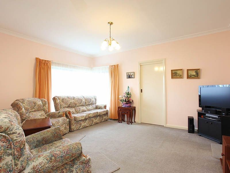 24 Munro Avenue, Mount Waverley VIC 3149