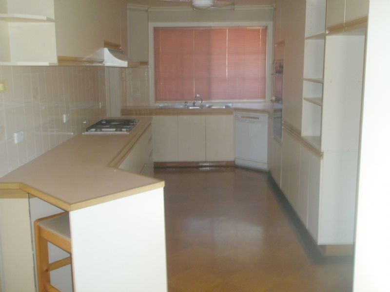 1 Hollygreen Drive, Wheelers Hill VIC 3150