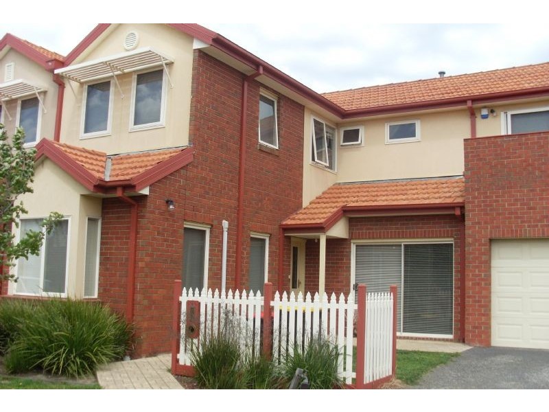 6/1 McKelvie Court, Glen Waverley VIC 3150