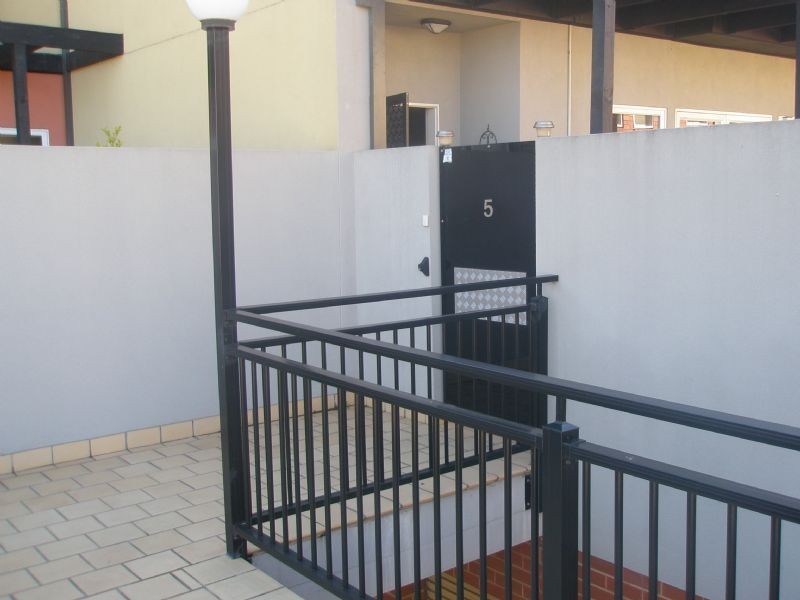 5/20 Tulloch Grove, Glen Waverley VIC 3150