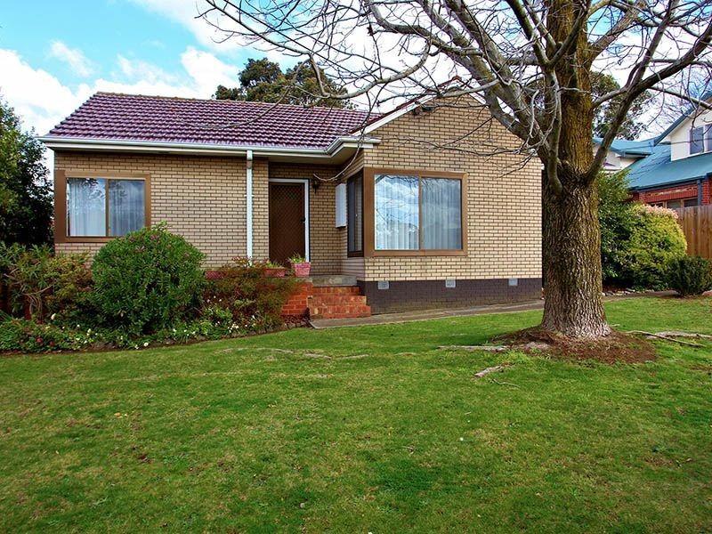 24 Munro Avenue, Mount Waverley VIC 3149