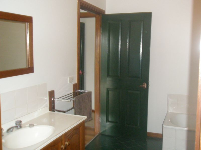 34 Carrol Grove, Mount Waverley VIC 3149