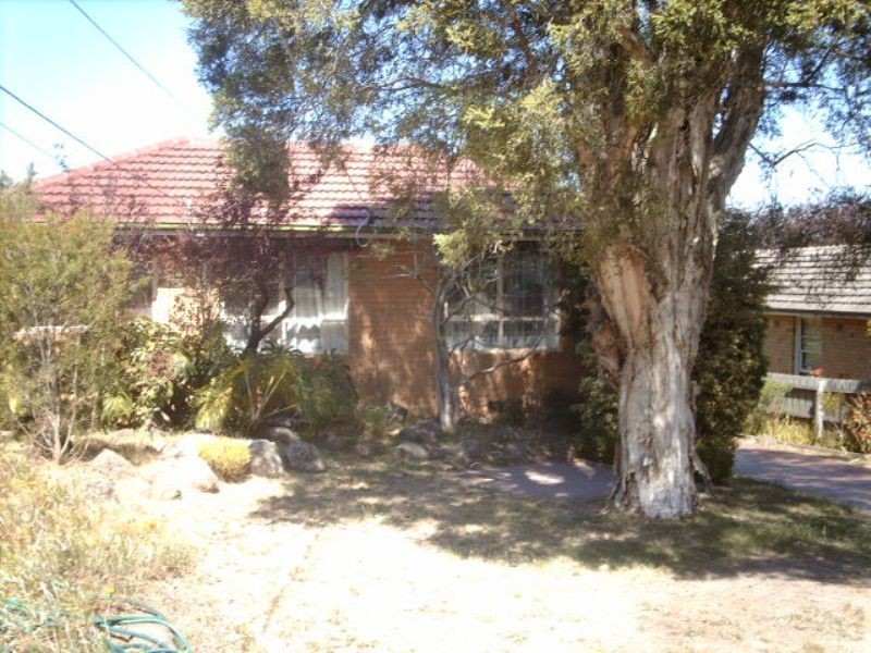 8 Aurisch Avenue, Glen Waverley VIC 3150