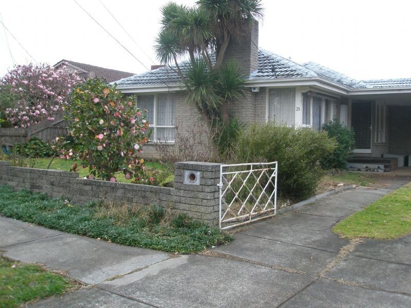 23 Larch Crescent, Mount Waverley VIC 3149