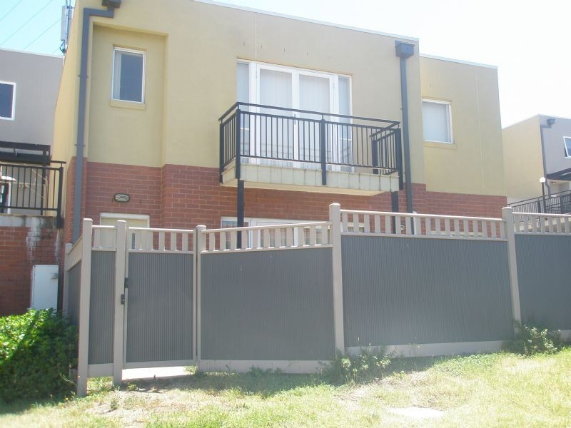 1/22 Tulloch Grove, Glen Waverley VIC 3150