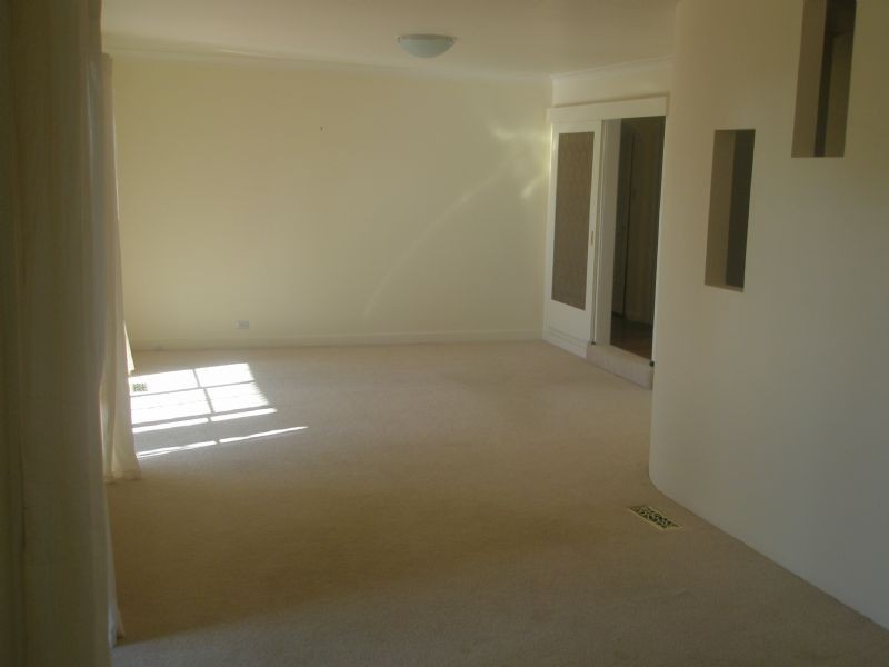 1 Hollygreen Drive, Wheelers Hill VIC 3150