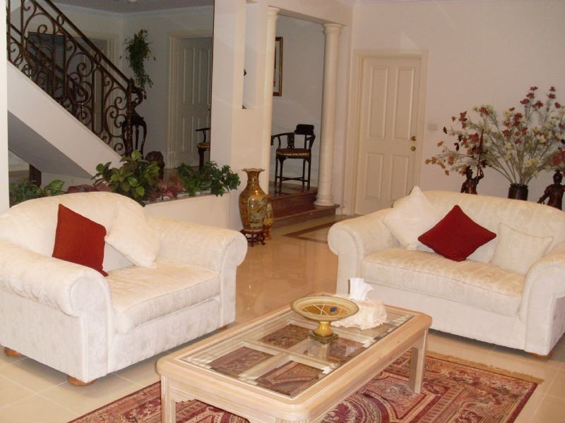 2 Colley Grove, Glen Waverley VIC 3150