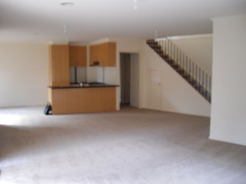 2/17 Avonhurst Drive, Glen Waverley VIC 3150