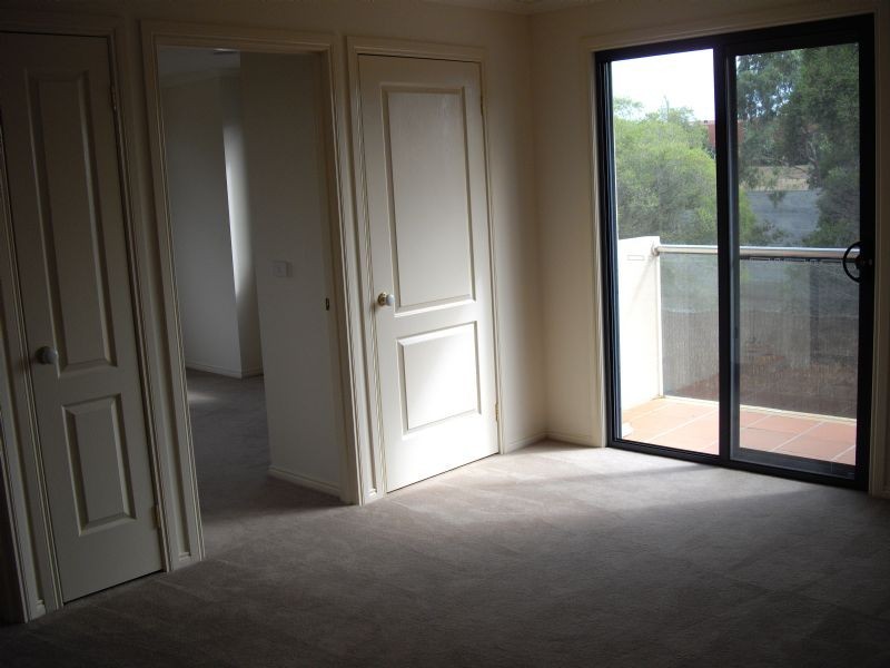 2/17 Avonhurst Drive, Glen Waverley VIC 3150