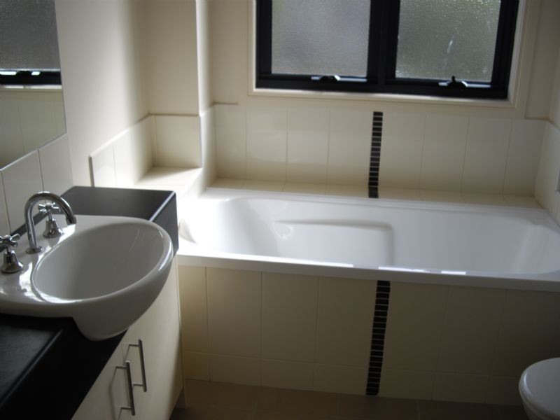 2/17 Avonhurst Drive, Glen Waverley VIC 3150