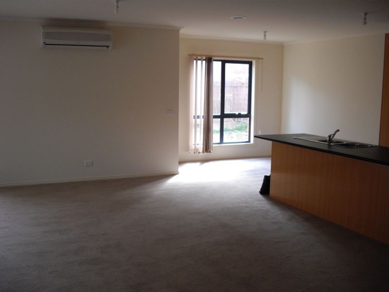 2/17 Avonhurst Drive, Glen Waverley VIC 3150