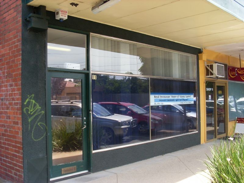 11 Glenwood Avenue, Glen Waverley VIC 3150