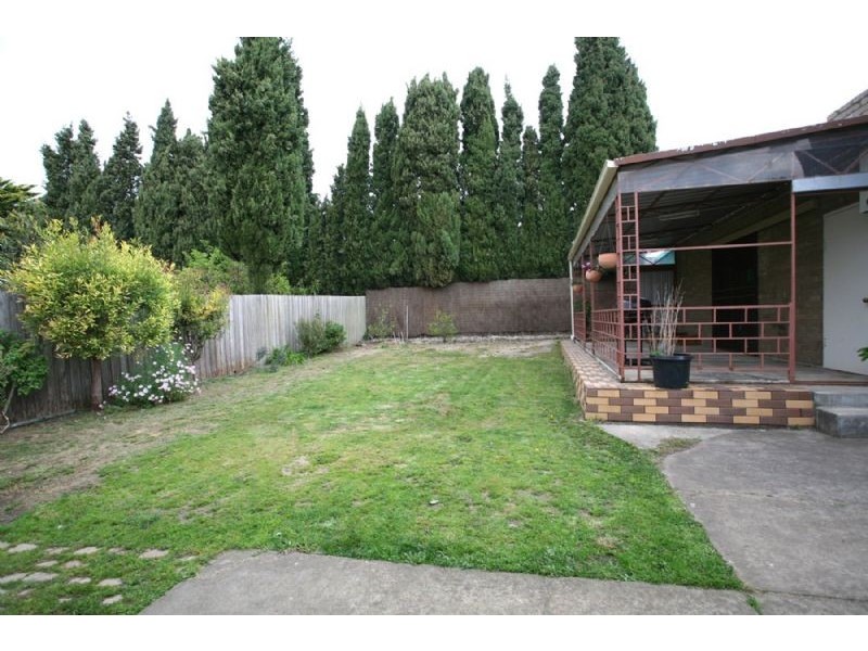 1 Pineda Court, Glen Waverley VIC 3150