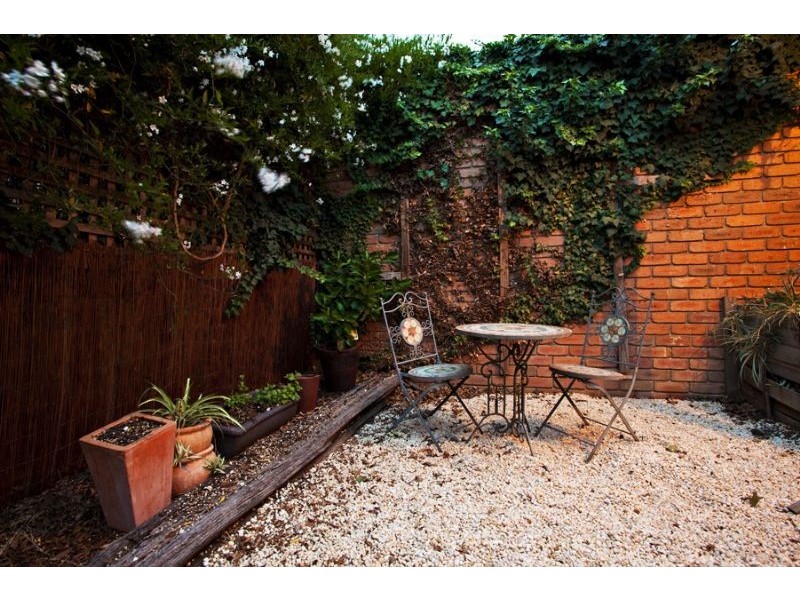 2/140 Springvale Road, Glen Waverley VIC 3150