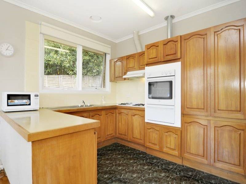 32 Lenna Street, Burwood East VIC 3151