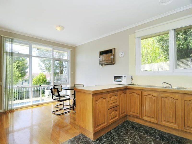 32 Lenna Street, Burwood East VIC 3151