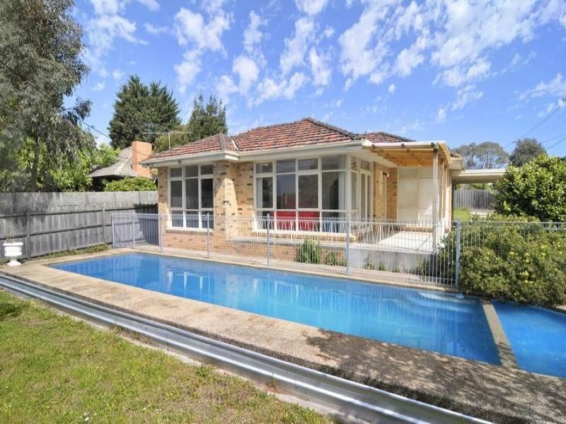 32 Lenna Street, Burwood East VIC 3151