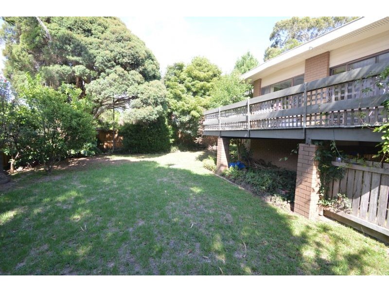 18 Buller Drive, Glen Waverley VIC 3150