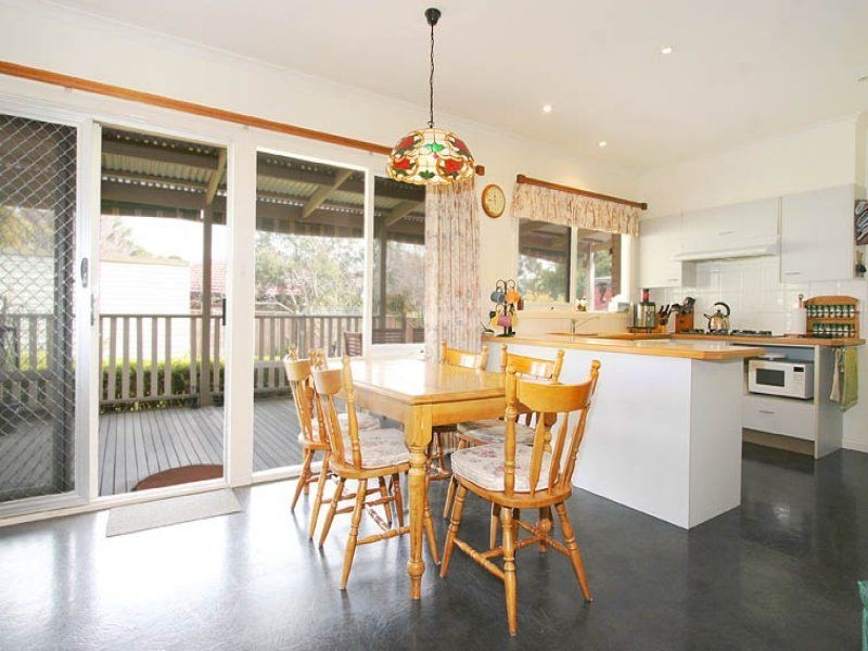 77 Orchard Street, Glen Waverley VIC 3150