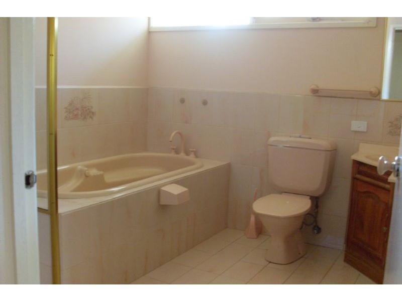 2 Athol Street, Mount Waverley VIC 3149