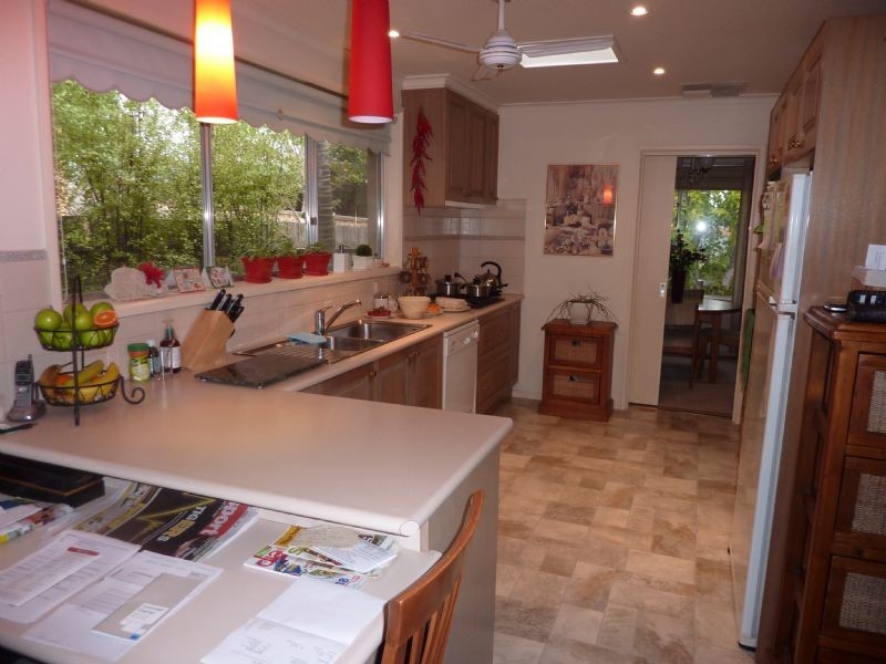 37 Kirstina Road, Glen Waverley VIC 3150