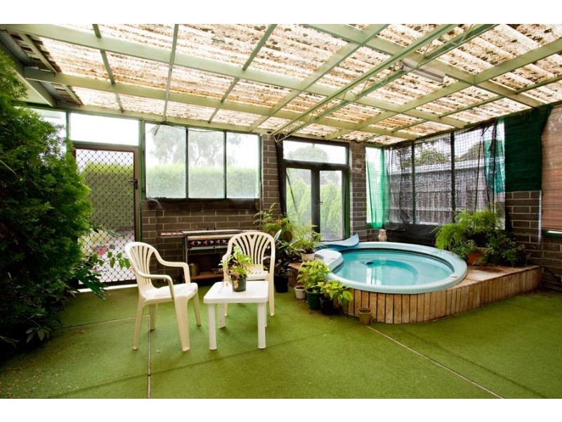 20 Mayfield Drive, Mount Waverley VIC 3149