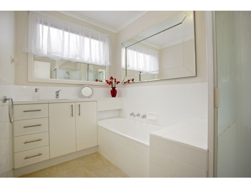 24 Camelot Drive, Glen Waverley VIC 3150