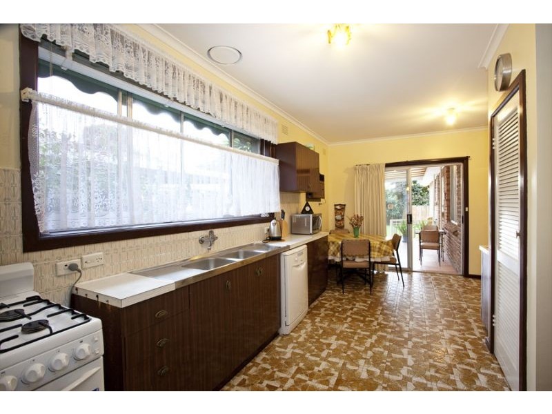 37 Fraser Street, Glen Waverley VIC 3150