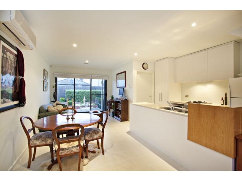 6 Camville Road, Mulgrave VIC 3170