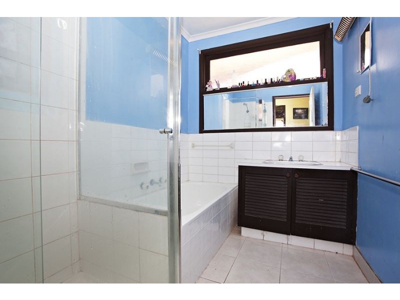 122 King Arthur Drive, Glen Waverley VIC 3150
