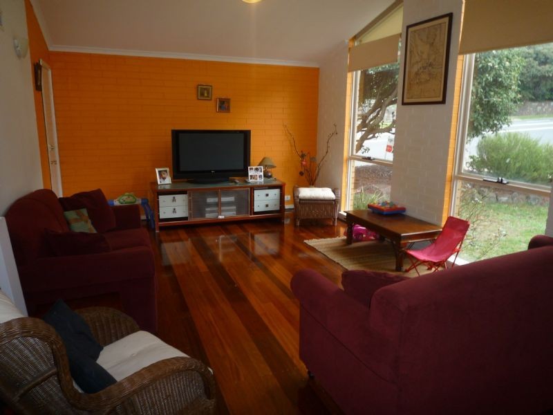 2 Greenham Crescent, Mount Waverley VIC 3149