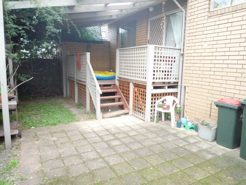 2 Greenham Crescent, Mount Waverley VIC 3149