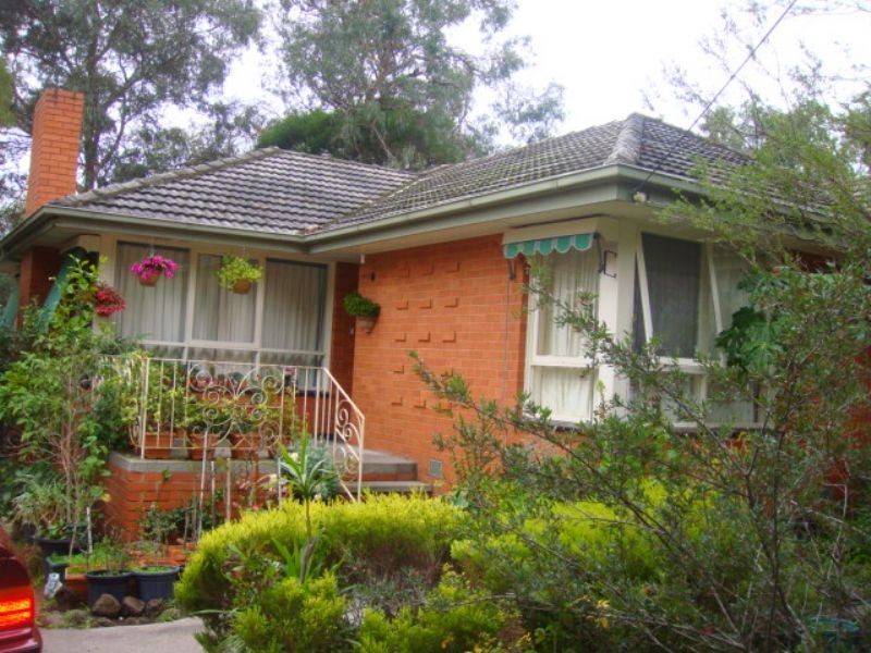 39 Greenways Road, Glen Waverley VIC 3150