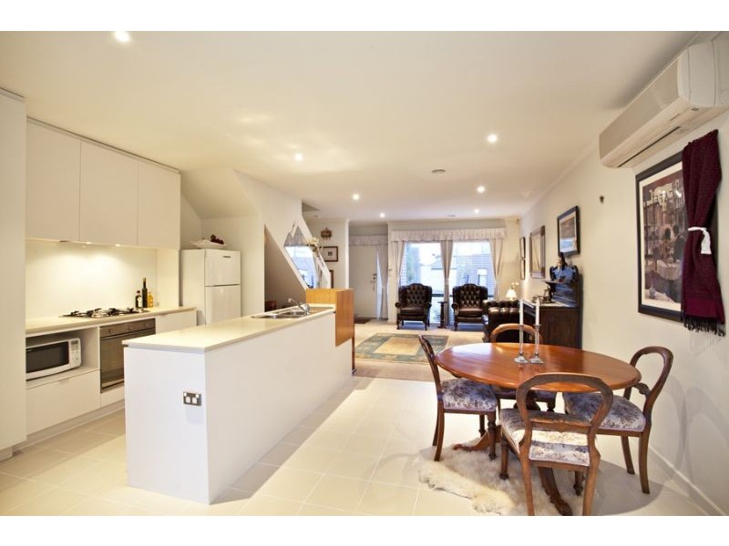 6 Camville Road, Mulgrave VIC 3170