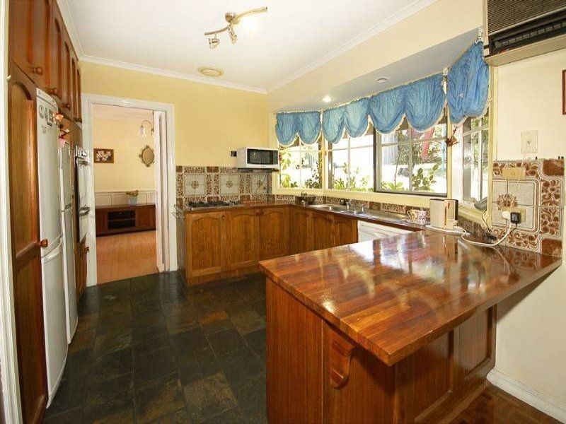 8 Woodview Court, Wheelers Hill VIC 3150