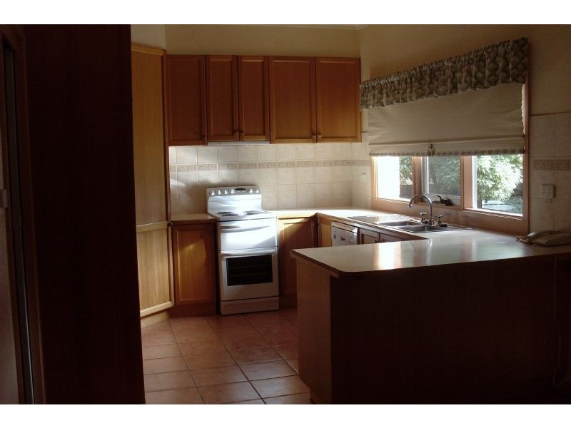 27 Winbourne Road, Mount Waverley VIC 3149