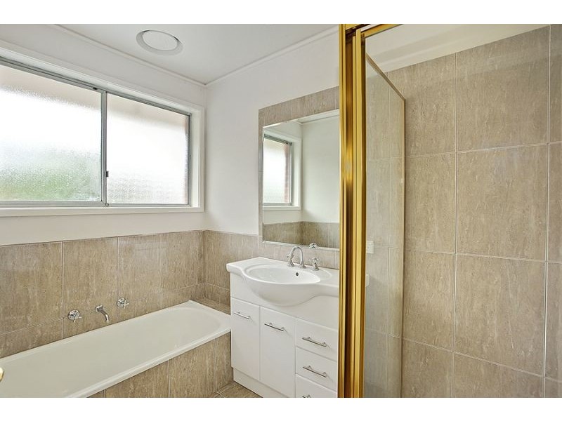 1 Stradbroke Crescent, Mulgrave VIC 3170