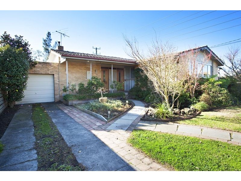 7 Pemberley Drive, Notting Hill VIC 3168