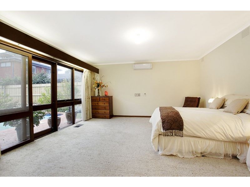 4 Aquila Court, Wheelers Hill VIC 3150