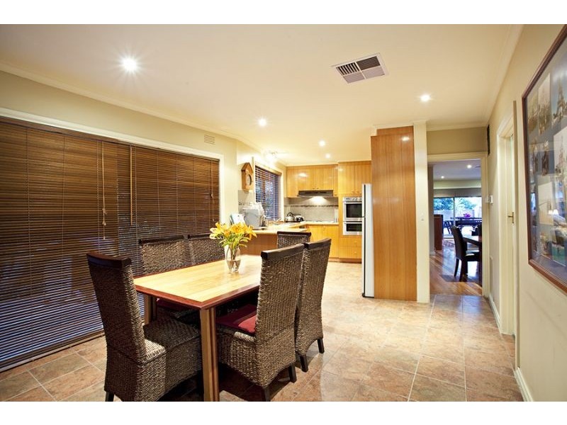 1 Camino Court, Glen Waverley VIC 3150