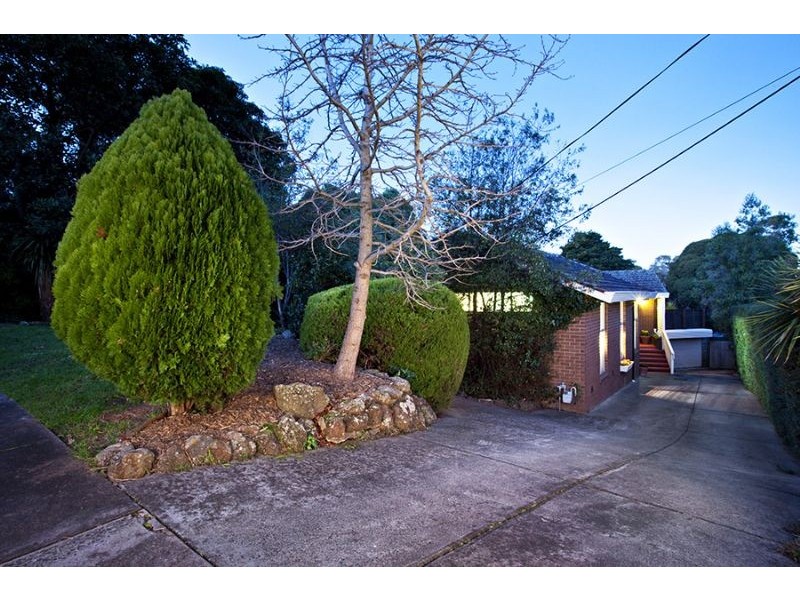 1 Camino Court, Glen Waverley VIC 3150