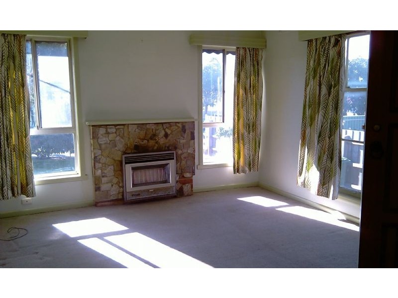 6 Chifley Crescent, Dandenong North VIC 3175