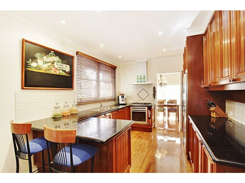 22 Maylands Crescent, Glen Waverley VIC 3150