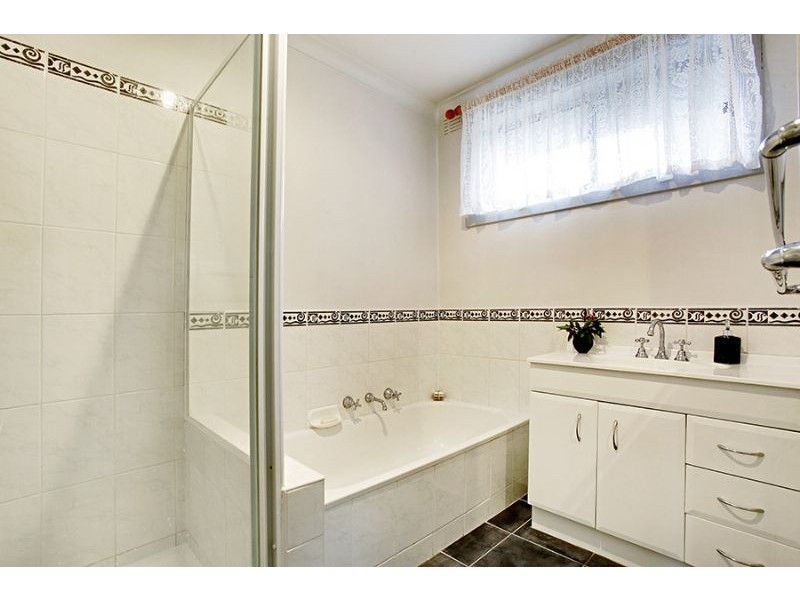 15 Monash Drive, Mulgrave VIC 3170