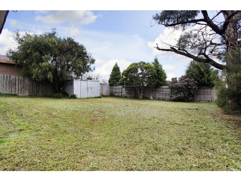 32 Clunies Ross Crescent, Mulgrave VIC 3170