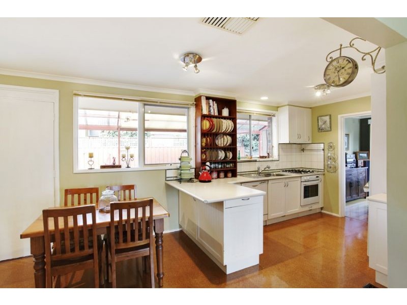 1 Coolabah Avenue, Glen Waverley VIC 3150