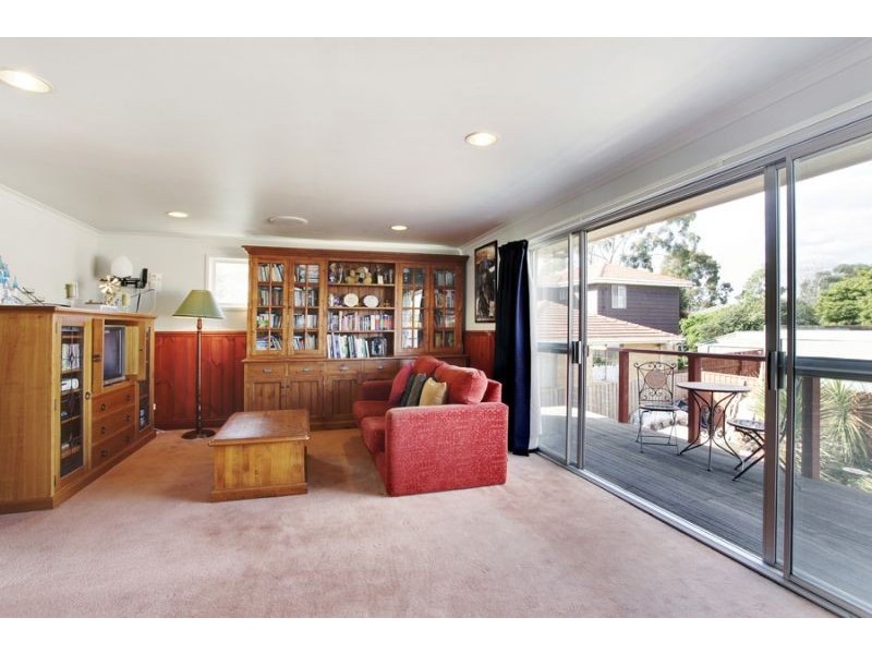 1 Coolabah Avenue, Glen Waverley VIC 3150