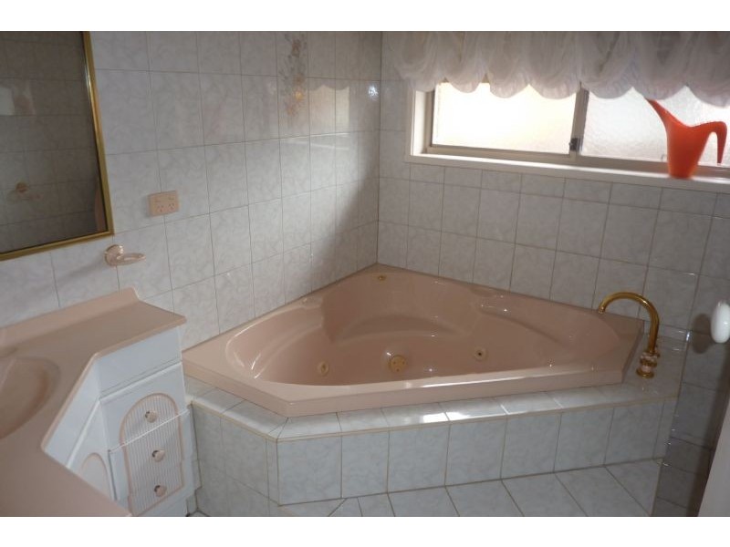 3 Helia Court, Burwood East VIC 3151