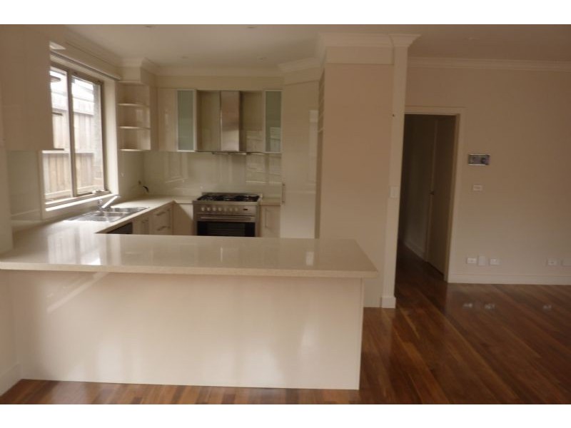 2/14 Jellicoe Street, Box Hill South VIC 3128