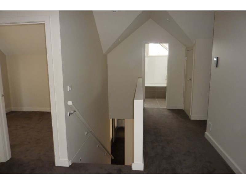 2/14 Jellicoe Street, Box Hill South VIC 3128